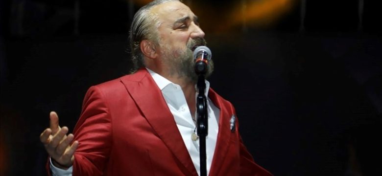 Konserde kalp krizi geçiren Volkan Konak hayatını kaybetti