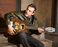 Rıza Tamer’den Yepyeni Akustik Albüm: Kırık Gitar Yayında!