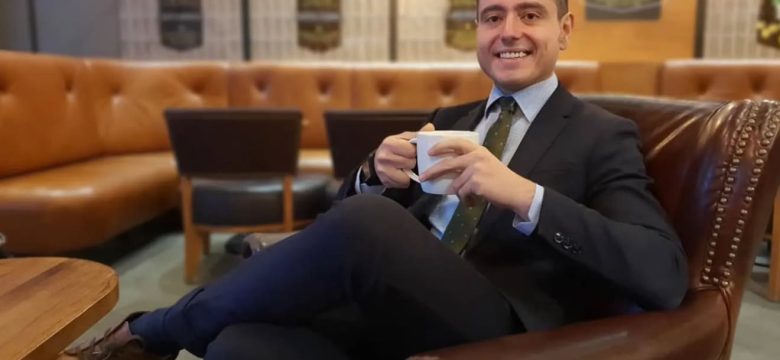 Aytaç Özkütük: Kâğıdı ve kalemi dostlarım olarak gördüm