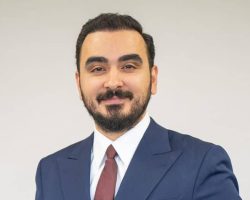 Berkay Tulpar’dan Merak Edilen Soruya Yanıt: “Yaz Aylarında Saç Ekimi Yapılır mı?”