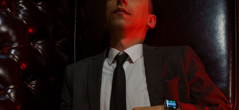 Güney Güneyan’dan Çağın Nabzını Tutan Eser: “Prekarya: Özgür Köleler” Üçüncü Baskıda