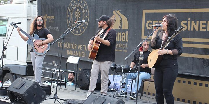 “Gezen Sinema” açık hava sinema etkinliği Amasya’ya geldi