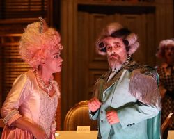 “Tartuffe” Harbiye’de Büyüledi: İBB Şehir Tiyatroları’ndan Unutulmaz Bir Gece