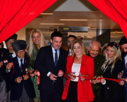 Ataşehir’de Cumhuriyet Coşkusu: “Atamızın Kıyafetleri” Sergisi Ziyarete Açıldı