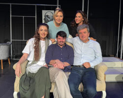 Doktor Bana Bir Çare oyunun prömiyerine yoğun ilgi