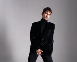 Genç tasarımcı Efe Batur’un ilk defile heyecanı