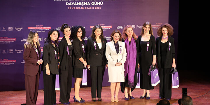 Şehir Tiyatroları kadına yönelik şiddete karşı etkinliklerle kadınların yanında durmaya devam ediyor.