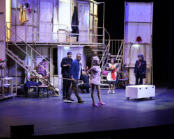 “Oyunun Oyunu” Prömiyerinde Perde Kahkahaya Açıldı!