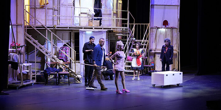 “Oyunun Oyunu” Prömiyerinde Perde Kahkahaya Açıldı!