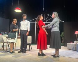 “Geç Kalanlar” oyunu, görkemli bir gala ile seyirciyle buluştu.