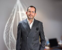 Robotik Kalça Protezinde Yeni Dönem: Doç. Dr. Ata Can’dan Hastalara Özel Cerrahi Planlama