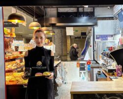 Mimari Projesini Çizdiği Şubede Tezgâhın Başına Geçti