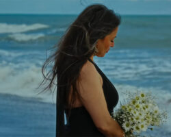 Çiğdem Turan yeni çalışması “Vuslata Beş Var” adlı şarkısını kliplendirdi