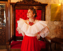 Egzotik derilerle şekillenen güçlü bir tasarım imzası…