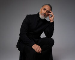 Selim Bayraktar Shakespeare’le Sahnelere Dönüyor