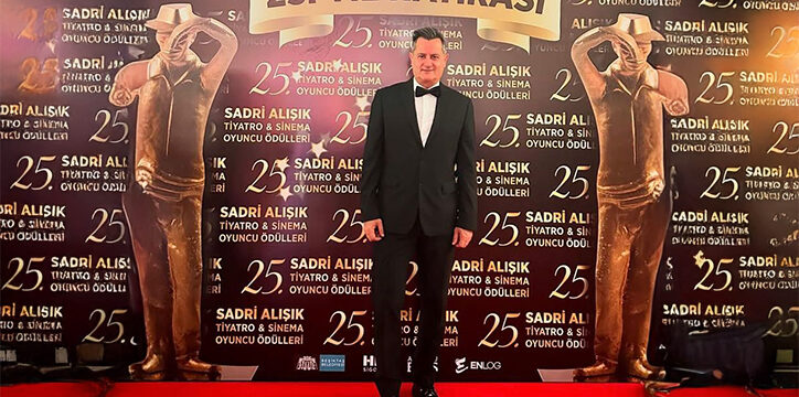 Ersin Umulu, 2026 tiyatro sezonuna ödüller ve dört dev yapımla damga vuruyor