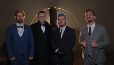 Türk Rock & Metal sahnesine iddialı bir giriş yapan Fake Majesty, ilk teklisi “Ease the Pain” ile dinleyicilerle buluştu.