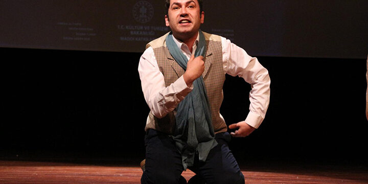 Genç Oyuncu Halis Murat Canaz Sahnedeki Başarılı Performansıyla Dikkat Çekiyor