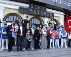 İBB Şehir Tiyatroları’nın sahneleri çocuklar için açıldı