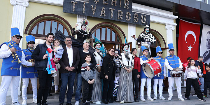 İBB Şehir Tiyatroları’nın sahneleri çocuklar için açıldı