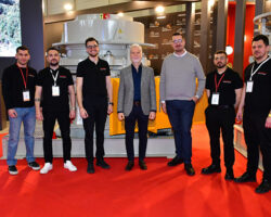 GÜRSAN İNŞAAT MAKİNALARI Genel Müdürü Ümit Ömer Kınav verdikleri hizmetleri anlattı.