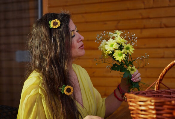 Çiçek sanatçı Çiğdem Turan’dan bahar müjdesi: ‘Günebakan’