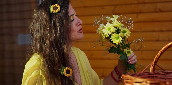 Çiçek sanatçı Çiğdem Turan’dan bahar müjdesi: ‘Günebakan’